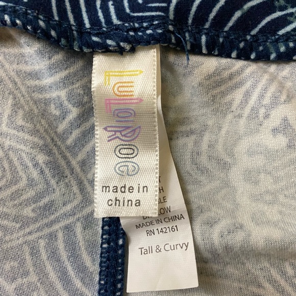 Blue LuLaRoe leggings size Tall & Curvy - Picture 2 of 3